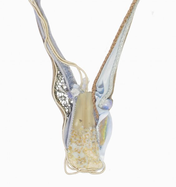 Frans Beelen - Halssieraad Textiel Agaat Maansteen Abalone Glaskralen