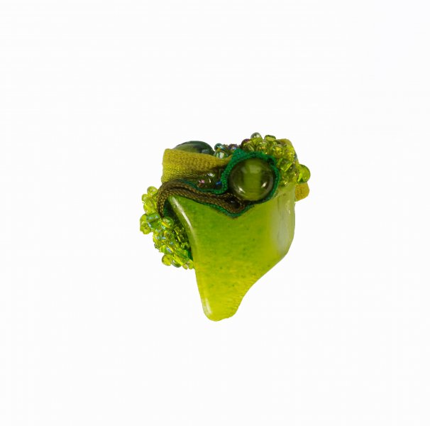 Frans Beelen - Ring textiel glas glaskralen