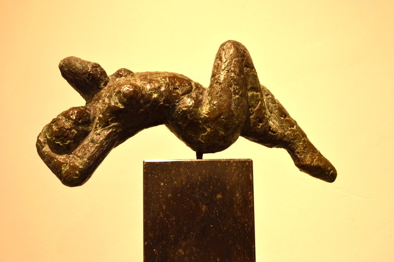 Henny Zandjans - Liggende vrouw, brons, oplage 9